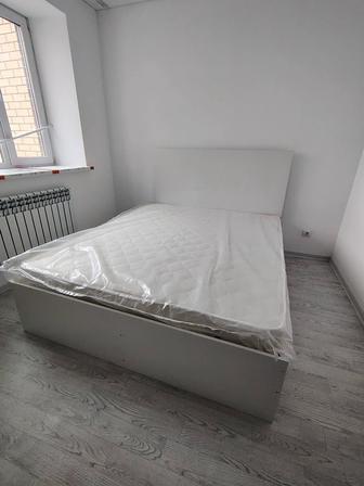 Кровать двуспальная