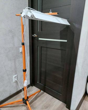 Продам штатив для фотолампы