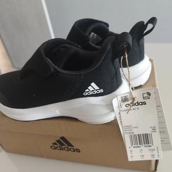 Новые детские кроссовки Adidas 31р.