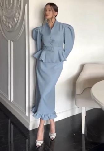 Продам костюм-двойку с юбкой Bonnito Collection