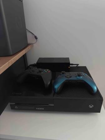 XBOX ONE 500 гб