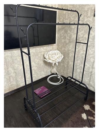 Продам напольную вешалку