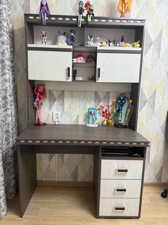 Стол письменный