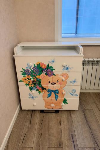 Продам детский комплект кроватка и пеленальный комод