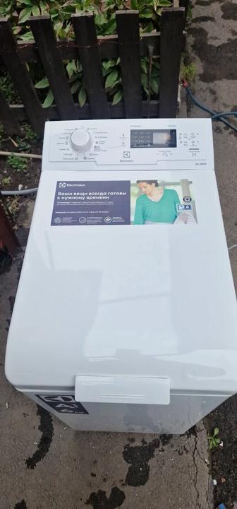 Продам стиральную машину Electrolux EWT1264ILW 
Вертикальная загрузка