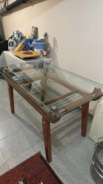 Стол стеклянный