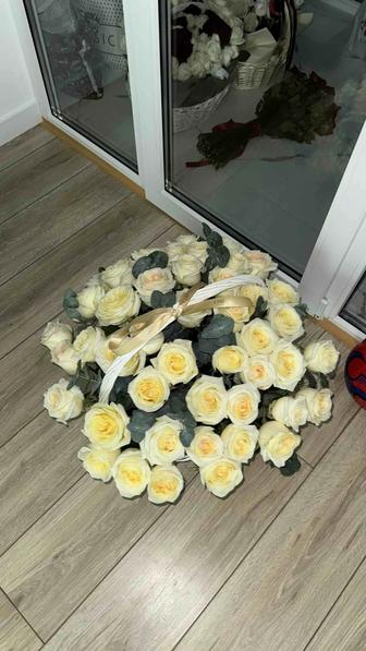 Продам огромную корзину цветов