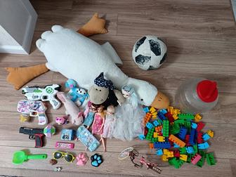 Ойыншықтар әр түрлі,қаз, конструктор, доп, қуыршақтар