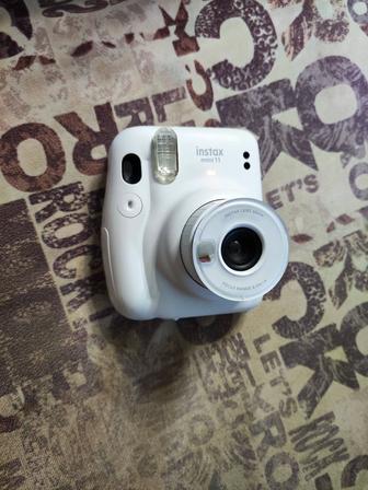 Камера Instax mini 11