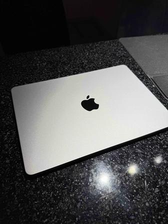 MacBook Air M2 8/256