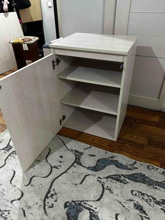 Продам тумбочку