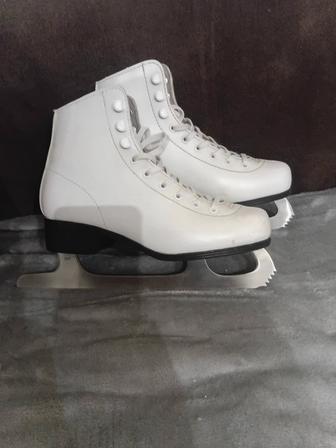 Продам коньки 36р.