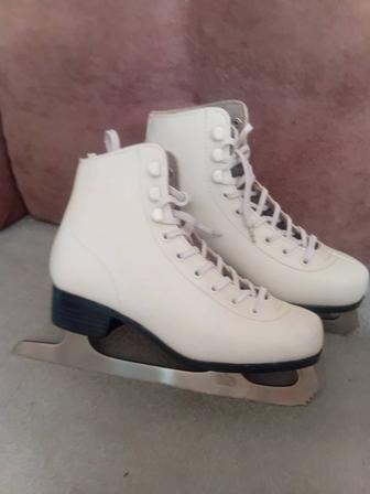 Продам коньки 36р.