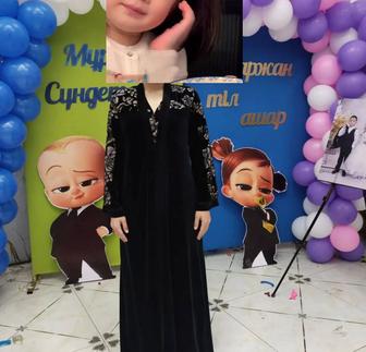 Платья