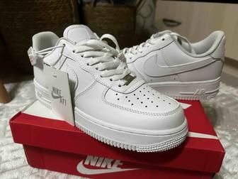 Кроссовки Nike (найк) новые