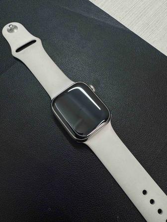Продам Смарт-часы Apple Watch  8 41 мм Aluminum серебристый-белый
