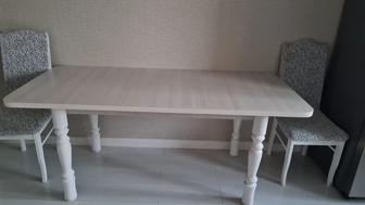 Стол со стульями