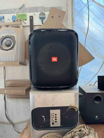 Аудиосистема JBL PartyBox Encore Essential