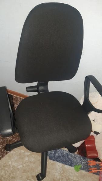 Продам офисный стул