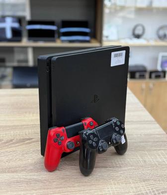 Продам PS 4 Slim
