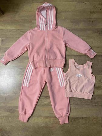Спортивный костюм на девочку