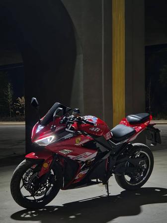 Электромотоцикл Yamaha R3, электробайк, мопед