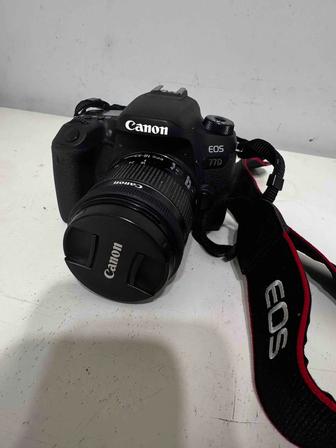Фотокамера Canon EOS 77D