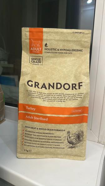 Корм GRANDORF Turkey Adult Sterilised для стерилизованных кошек с индейкой