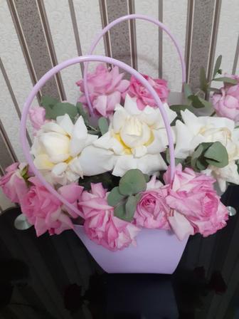 Цветы в карзинке