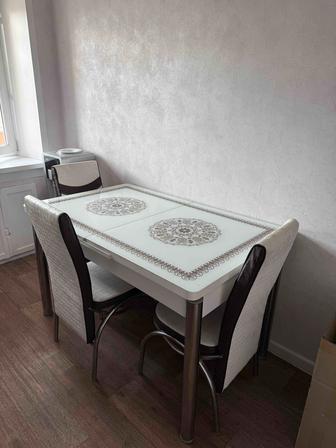 Продажи кухонный стол и 3 стула