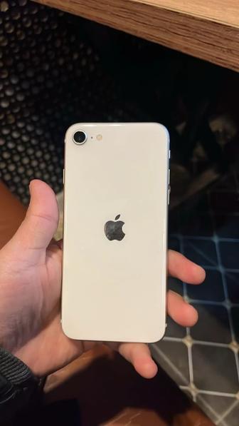 Телефон Iphone SE