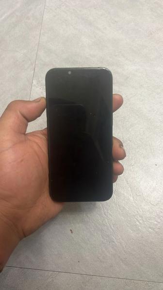 Продам срочно айфон 13