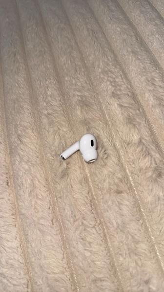 Продам левый наушники AirPods Pro