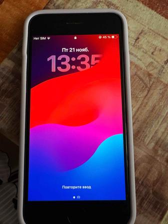 Продам айфон se2020