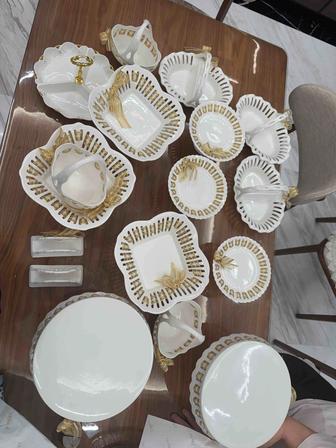 Продам посуды . Вазы, тарелки, для конфет и т д