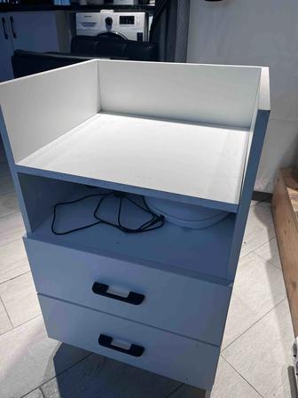 Тумбочка для салона красоты