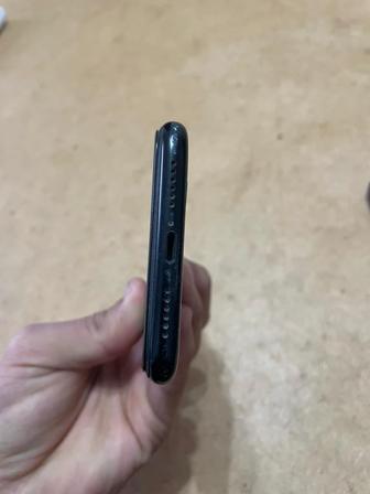 iPhone XR в отличном состоянии
