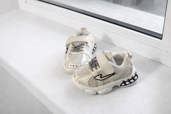 Кроссовки на девочку/мальчика