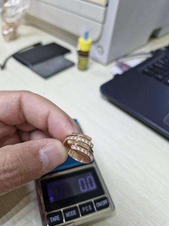 Кольцо золотое, вес 3.6 гр, за 147000 тг.