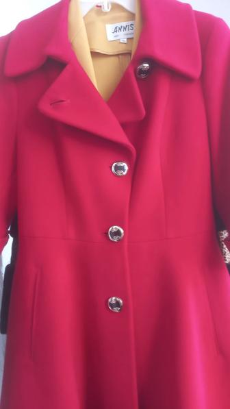 Продается осеннее пальто