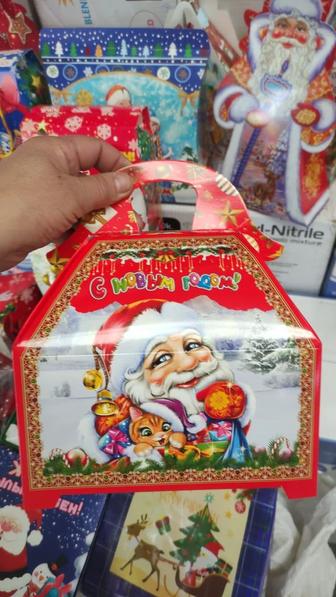 Новогодний подарочные коробки