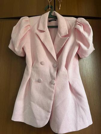 Женский розовый пиджак