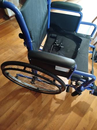 Продам новую инвалидную коляску