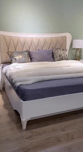 Спальный гарнитур продам