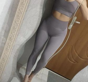 Спортивный костюм НОВЫЙ! Топ с лосинами