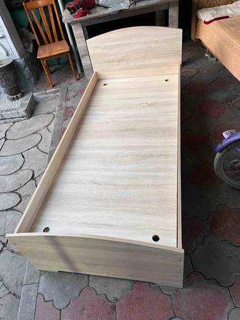 Кровать б/у