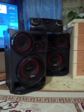 Продам Музыкальный центр