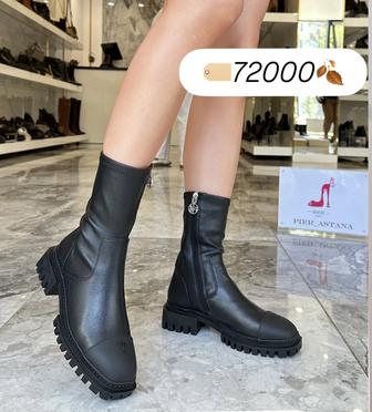 Продам зимние ботинки ILVI.
38 размер.