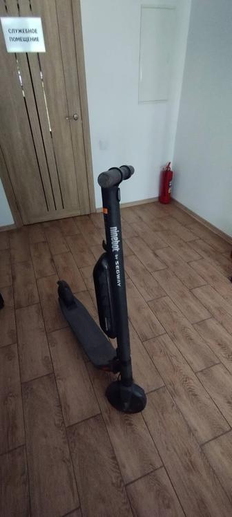 Электросамокат Ninebot KickScooter ES