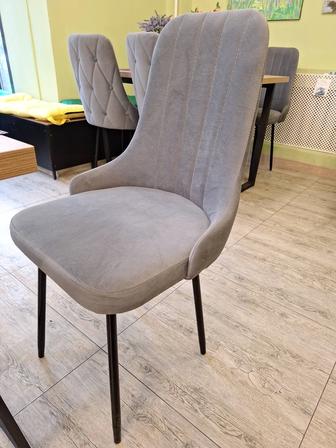 Срочно продам столы и стулья